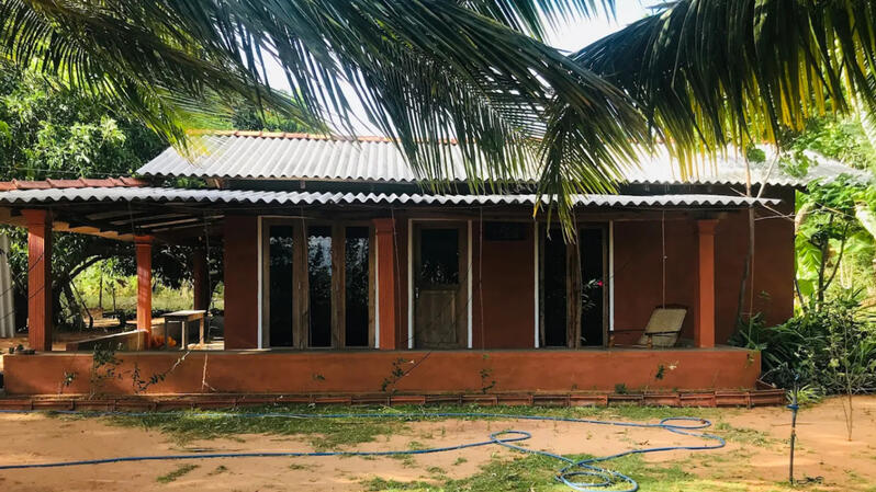 Rediscover the Art of Relaxation Looking for a place to truly switch off? Our villa at Rahathangama Lake Resort is framed by towering greenery and golden sunlight. Whether you're sitting on the porch with a book or exploring the sandy paths to the lake, y